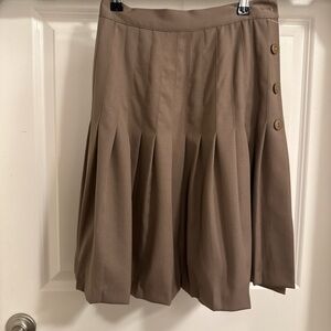 Entre Deux Paris Elegant Tan Pleated Skirt